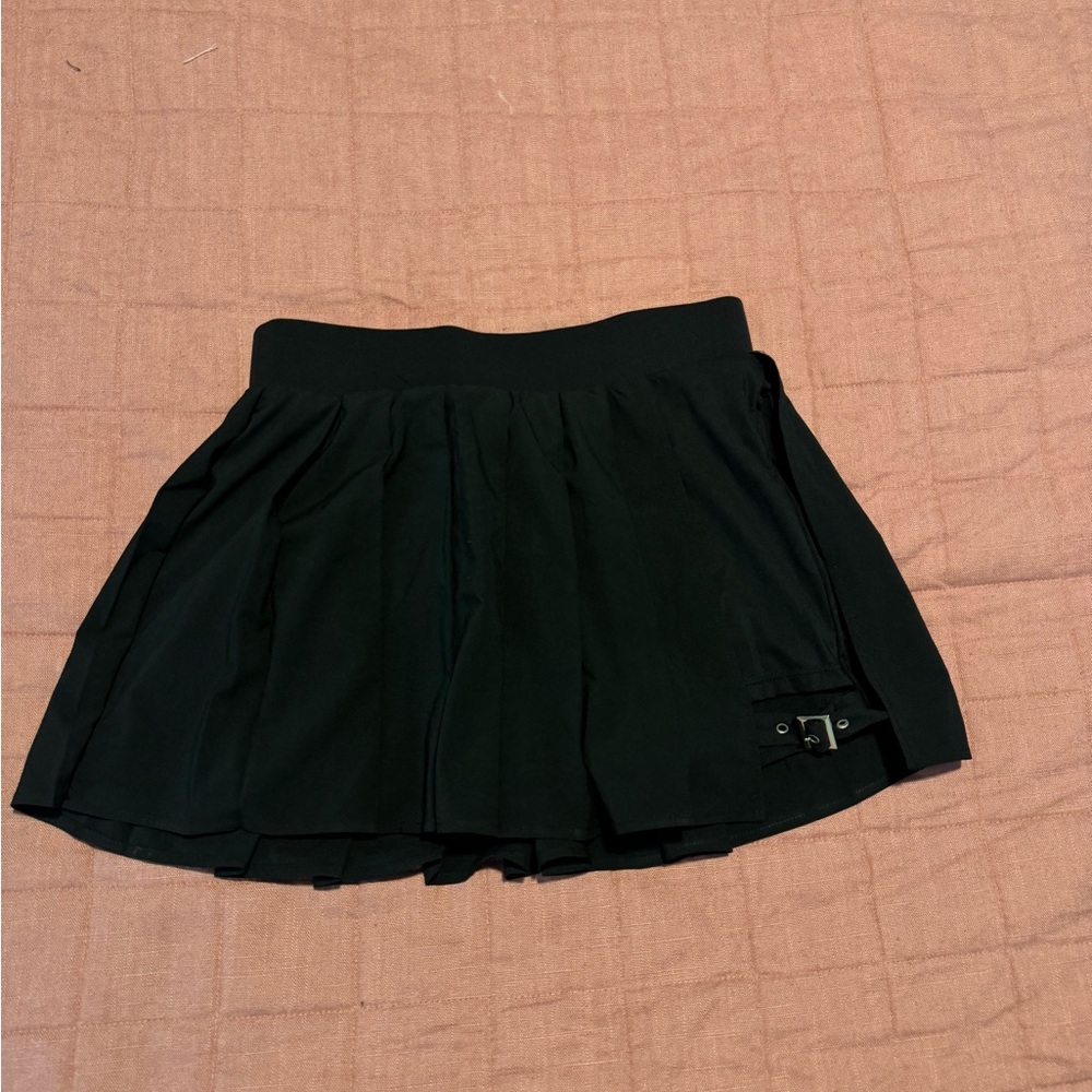 Halara skort with buckle thigh